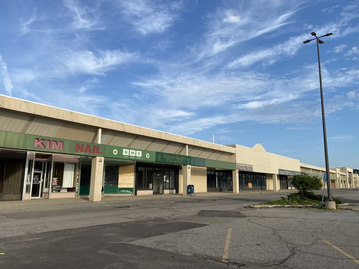 South Flint Plaza - June 21 2022 Photo (newer photo)